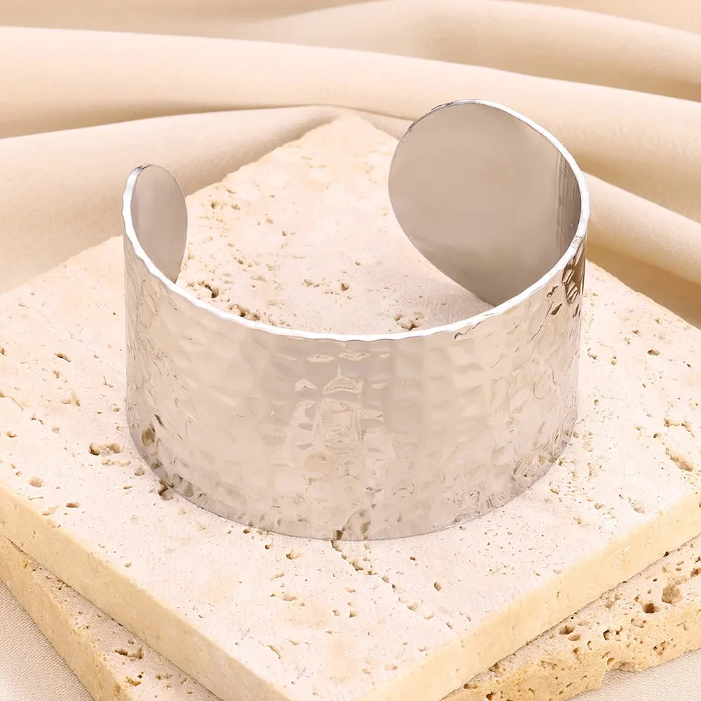 The Aurora Bangle